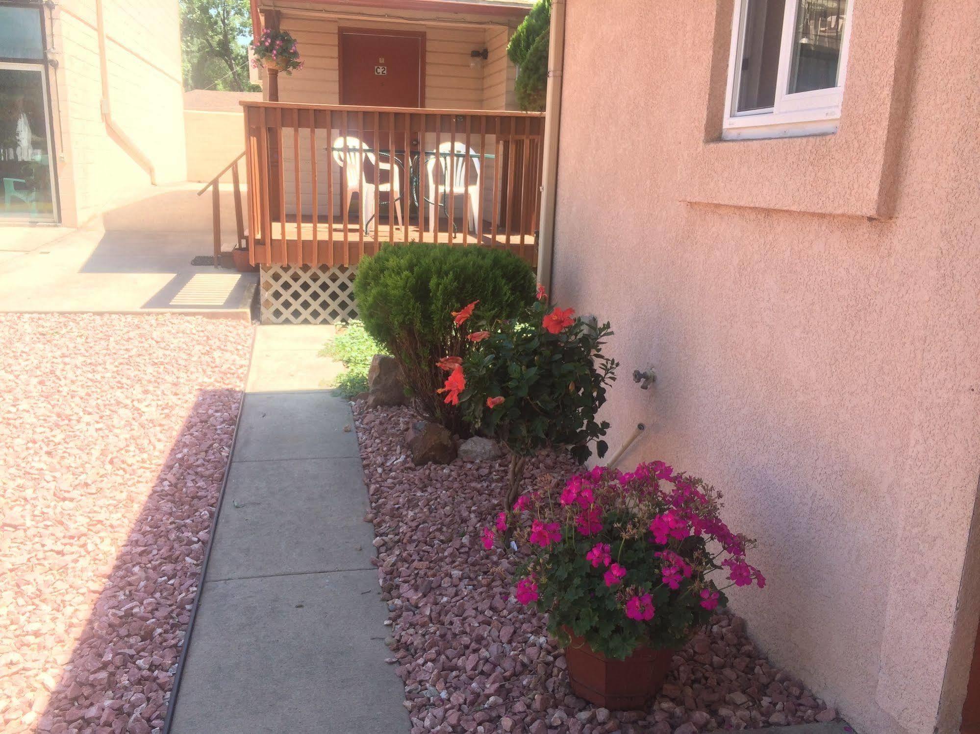 Garden Of The Gods Motel Colorado Springs Exterior photo